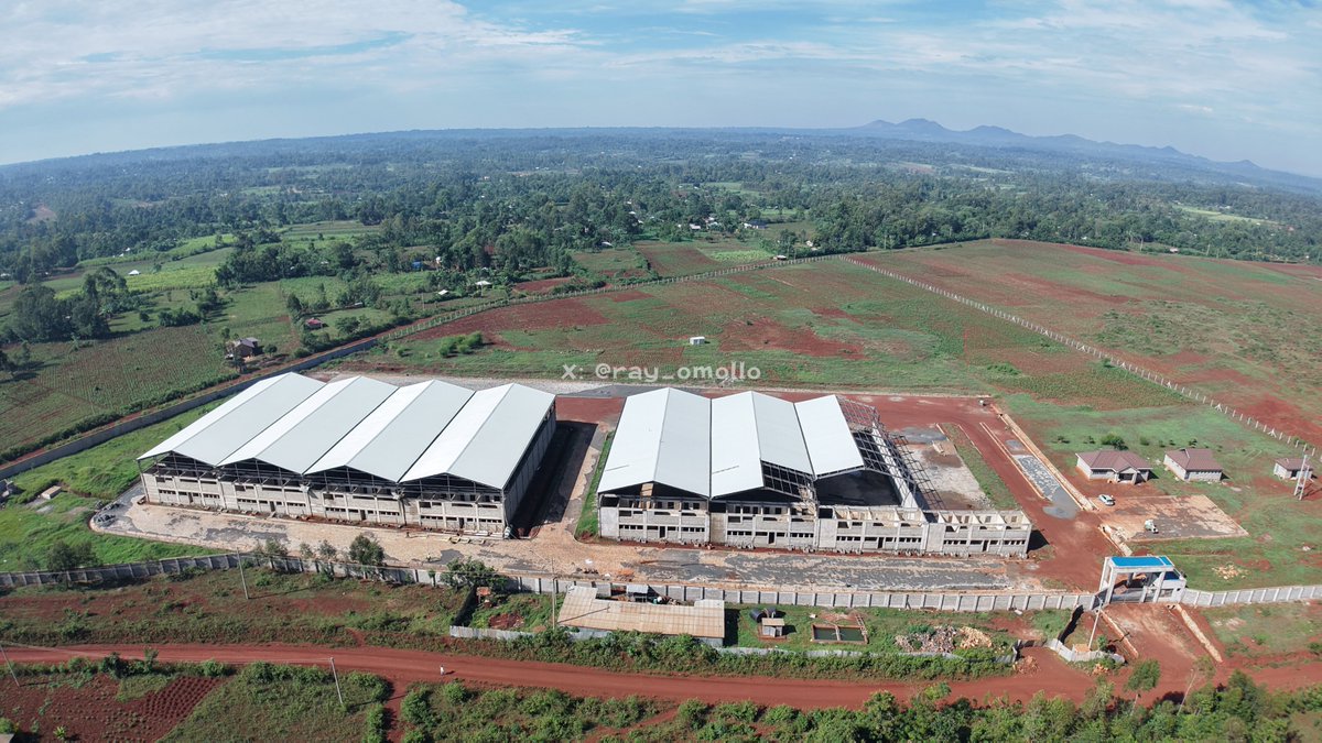 ray_omollo's tweet photo. With agriculture supporting the livelihoods of a large share of Busia's population, the operationalisation of the Nasewa County Aggregation and Industrial Park (CAIP) is set to inject new value into the local economy. 

Jointly funded by the National and County Governments, the park advances the Bottom-Up Economic Transformation Agenda (BETA) by bringing aggregation, processing and value addition closer to farmers.

The facility is nearing completion, with eight godowns comprising aggregation centres, value-addition units and cold-storage facilities, alongside an administrative block and power house. 

Processing equipment for cassava and edible oils will be installed upon handover, creating a platform for farmers to access structured markets, reduce post-harvest losses and earn more from their produce.

The park will support key value chains including cassava, edible oils and cotton, while creating jobs and opportunities across farming, processing, transport and trade. 

Its integration with the wider industrial corridor is expected to deepen Busia's participation in regional and international markets.

Implementation is being coordinated with the State Department for Internal Security and National Administration to strengthen security, inter-agency coordination and community engagement around the emerging industrial hub, restoring investor confidence in the region and country at large.