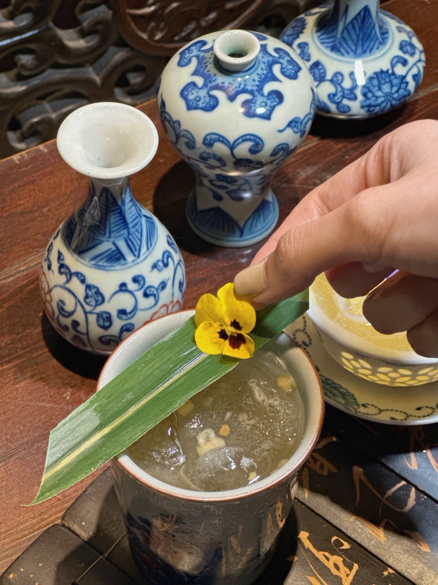 r0n48525's tweet photo. When tea time hits, dip a dim sum stick in the dreamy, misty syrup—total vibe! https://t.co/aZGlRNn4qN