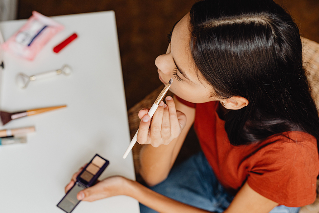 socialgramcl's tweet photo. Beauty reset junto a @PicharaOficial y cómo renovar la rutina de belleza esta primavera para revisar los productos de belleza que usamos a diario, adaptar las rutinas a las nuevas condiciones de la temporada.

Ver más aquí https://t.co/qch00Y9xcM

#Pichara https://t.co/Pv5voDQNIS