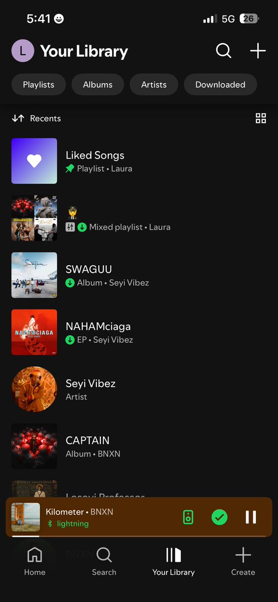 alausaaaa's tweet photo. E no go better for Apple Music jorr…. E remain make I leave iPhone for una 😂💔 https://t.co/gk5eVw8vZZ