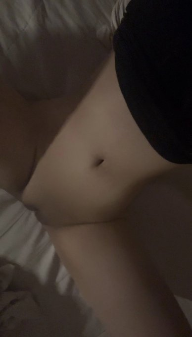CharlotteThse's tweet photo. 仍子送上门 你还不开门 #反差 #巨乳 #母狗 #意淫 https://t.co/5WF0zsI849