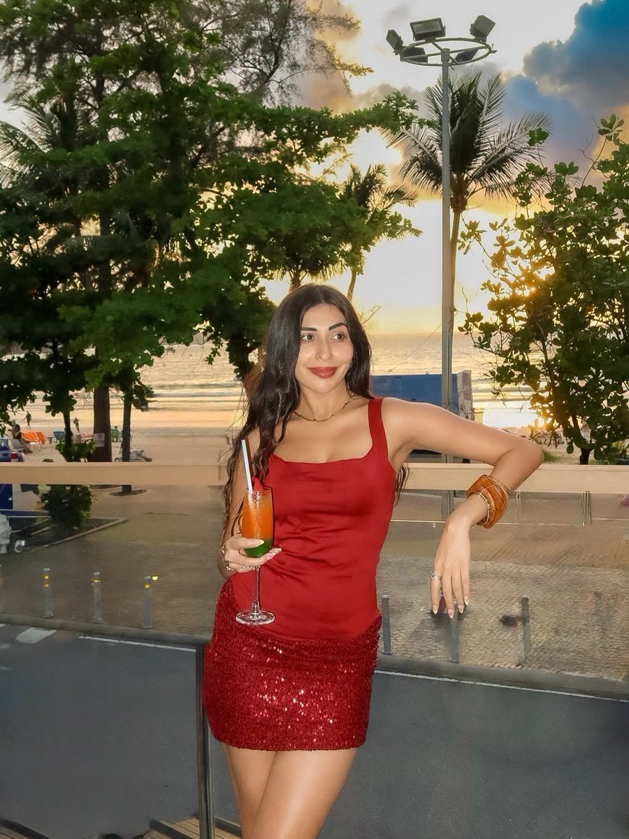 Chennaipatrika's tweet photo. @rumasharmaa #RumaSharma #bollywood #celebrity #viralpost #Kollywood #tollywood #bollywoodstyle #bollywoodbeauty #bollywoodqueen #sandalwood #chennaipatrika #entertaiment #BollywoodStyle #FashionIcon #CelebrityStyle #mollywood #malayalamactress https://t.co/SzII0r9lSi
