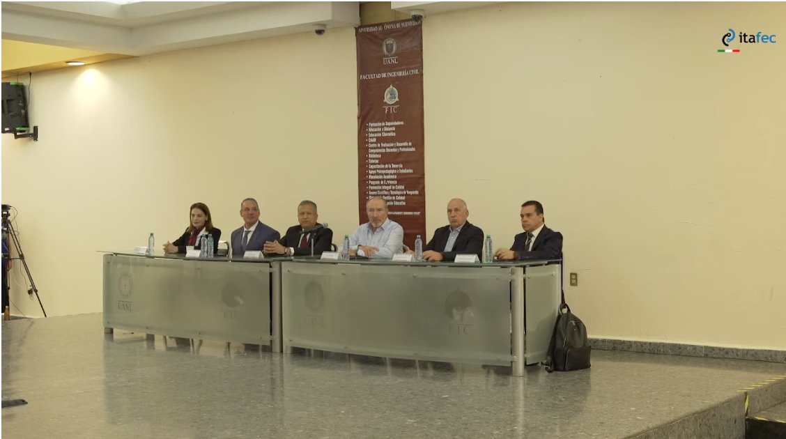 Perisandru's tweet photo. La Carretera 4.0 ya no es el futuro, es la realidad del sector vial. 🛣️✨

Arrancó el #InterCILA2026 y en esta primera jornada analizamos las claves de la transformación tecnológica de los pavimentos:

🔹 Asphalt 4.0: Maquinaria autónoma, gemelos digitales y reducciones de hasta un 8% en emisiones de CO_2 (Juan José Potti @jjpotti ).

🔹 Economía Circular: Uso de escombros de concreto (RCD) para mejorar la resistencia al agua en mezclas en caliente (Dra. Alexandra Ossa López).

🔹 Innovación Técnica: Determinación de temperaturas con Viscosidad a Corte Cero (ZSV), el trabajo ganador del Premio Fundadores del CILA (Israel Sandoval Navarro).

Lee el resumen completo y todos los detalles técnicos en nuestra cobertura exclusiva para Carreteras y Algo Más 🔗 https://t.co/TVwymciuUV

#IngenieríaVial #CILA #Asfalto #Sostenibilidad #CarreterasYAlgoMás @interCILA @itafec_mx 

Seguí en vivo aqui: https://t.co/I4UG8kXDFN