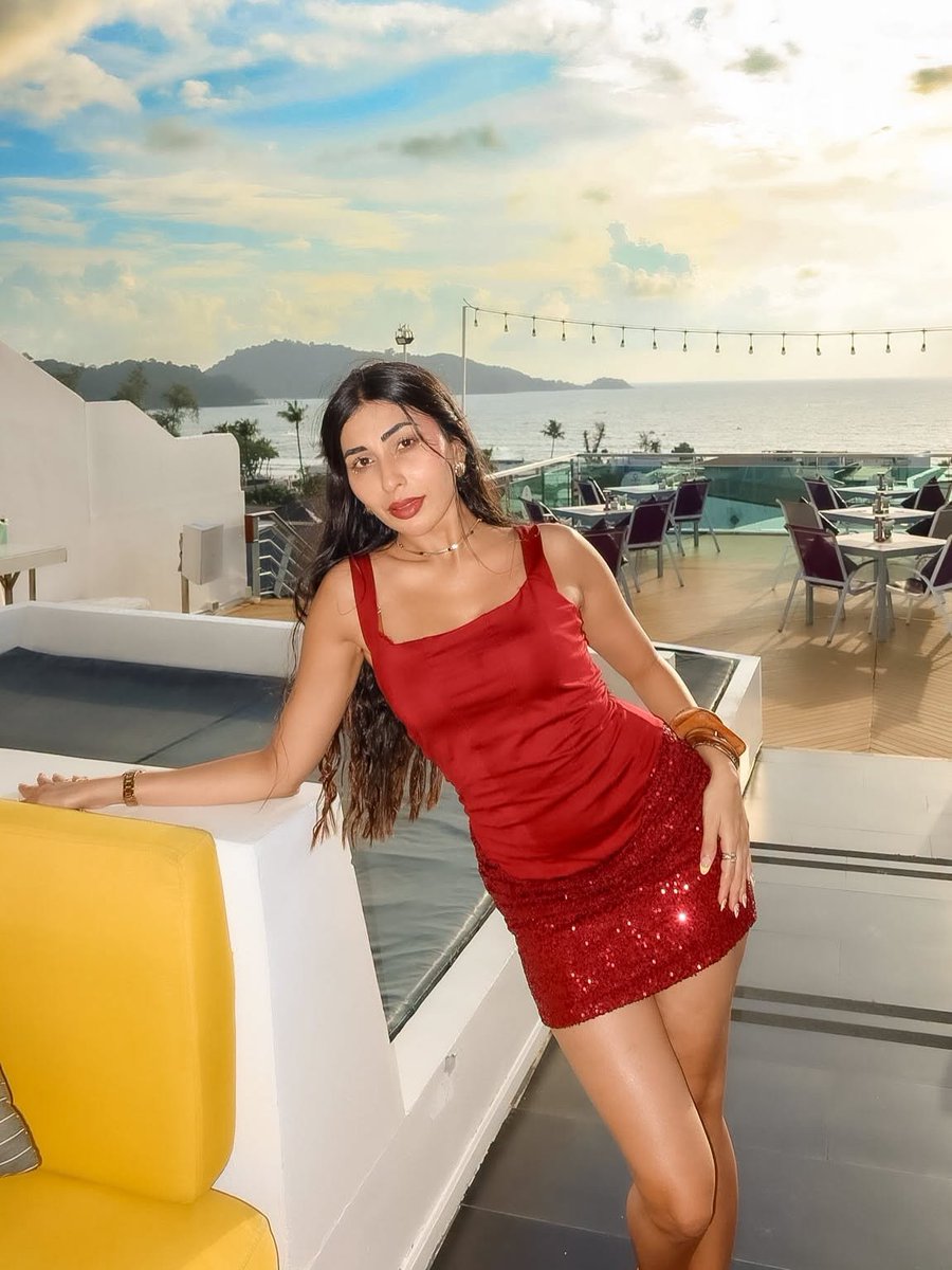 Chennaipatrika's tweet photo. @rumasharmaa #RumaSharma #bollywood #celebrity #viralpost #Kollywood #tollywood #bollywoodstyle #bollywoodbeauty #bollywoodqueen #sandalwood #chennaipatrika #entertaiment #BollywoodStyle #FashionIcon #CelebrityStyle #mollywood #malayalamactress https://t.co/SzII0r9lSi