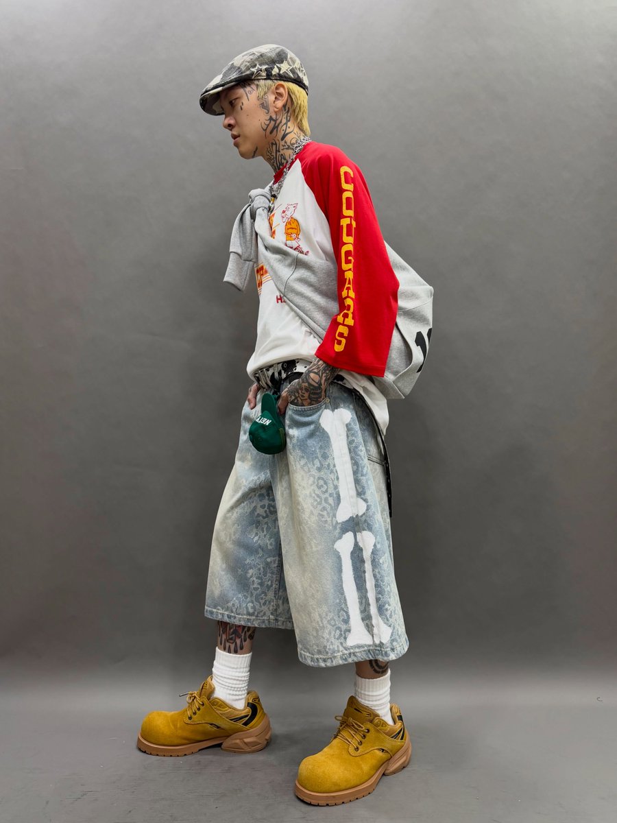 PollyPatriquin's tweet photo. Camouflage bucket hat – free size with adjustable fit

Short necklace

Red “Silly Leopard” print ¾-sleeve tee – free size, 60 cm chest width, 72 cm length, loose fit

Washed leopard-print bone shorts – one size, 30–31 in waist, 67 cm length, 33 cm https://t.co/RNKRq0JWcT