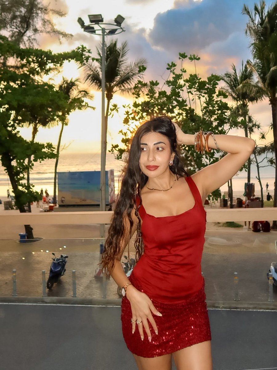 Chennaipatrika's tweet photo. @rumasharmaa #RumaSharma #bollywood #celebrity #viralpost #Kollywood #tollywood #bollywoodstyle #bollywoodbeauty #bollywoodqueen #sandalwood #chennaipatrika #entertaiment #BollywoodStyle #FashionIcon #CelebrityStyle #mollywood #malayalamactress https://t.co/SzII0r9lSi
