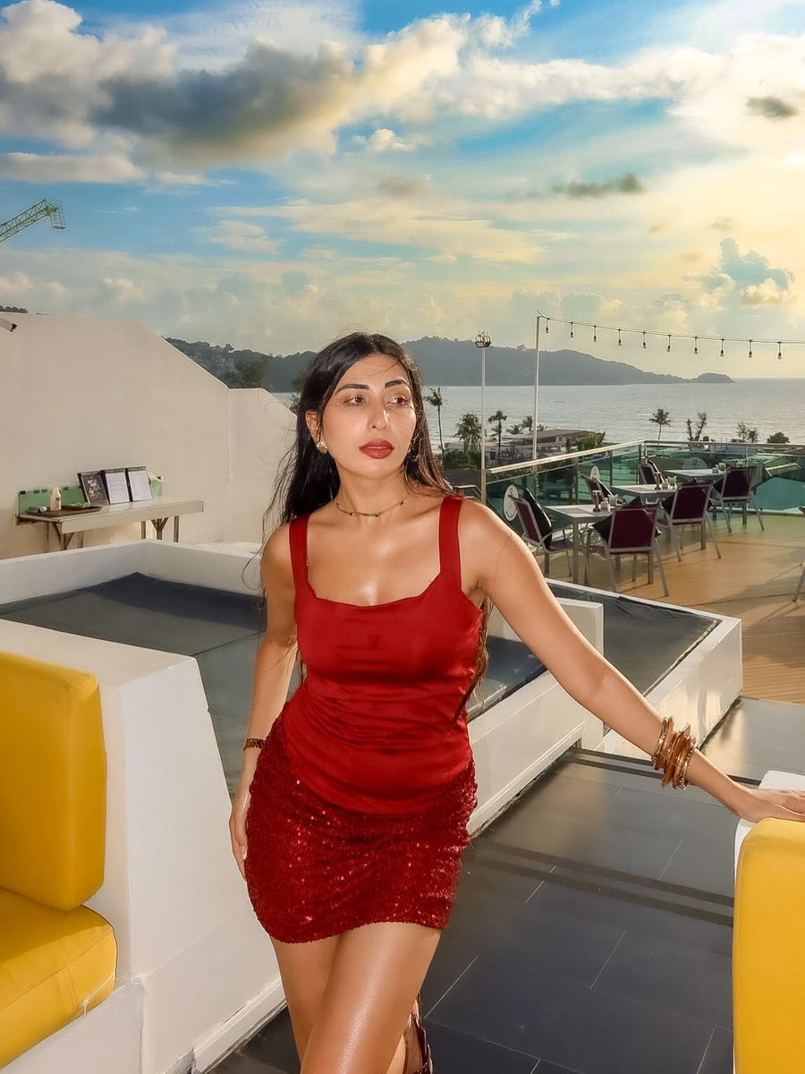 Chennaipatrika's tweet photo. @rumasharmaa #RumaSharma #bollywood #celebrity #viralpost #Kollywood #tollywood #bollywoodstyle #bollywoodbeauty #bollywoodqueen #sandalwood #chennaipatrika #entertaiment #BollywoodStyle #FashionIcon #CelebrityStyle #mollywood #malayalamactress https://t.co/SzII0r9lSi