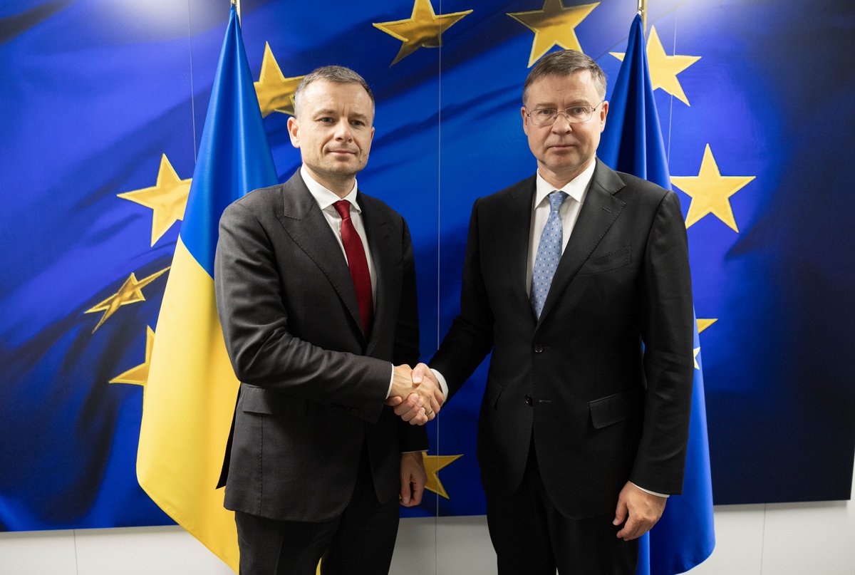 VDombrovskis's tweet photo. Met with 🇺🇦 Finance Minister @SergiiMarchenk3 to discuss Ukraine’s financing needs, implementation of the Ukraine Support Loan, including the next €3.7 billion payment under 🇪🇺 Macro-Financial Assistance.

We are also working to prepare Ukraine’s financial strategy for 2027.

🤝The EU remains steadfast in its support for Ukraine.