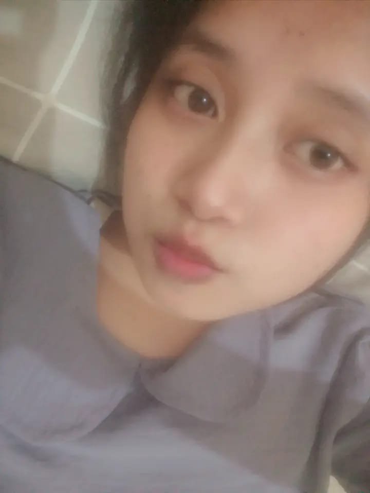 Emahh11122's tweet photo. Mainan baru katanya lagi gatel uting ny😭 https://t.co/IYnc5blB3D