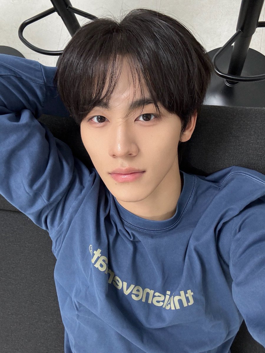 iis28y's tweet photo. 쭌잘……………… https://t.co/8fuVbAROH0