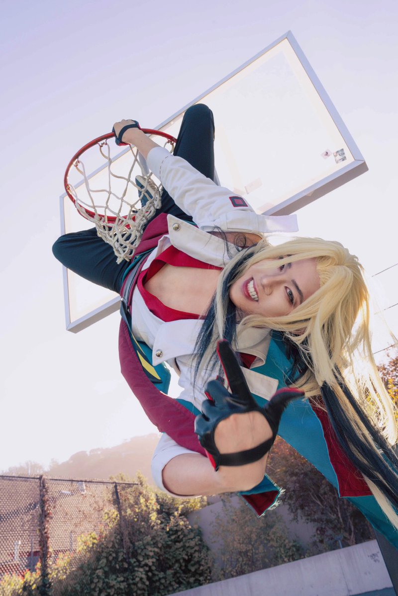 FutariCosplay's tweet photo. HEARTSTEEL &amp; TRUE DAMAGE in the big 2026??! 
This means NA is gonna make Worlds Finals right? 🥳

📸: @photos.by.yilun 
#heartsteel #yone #leagueoflegends #leagueoflegendscosplay @riotgamesmusic @LeagueOfLegends https://t.co/7KGGFvS1cl