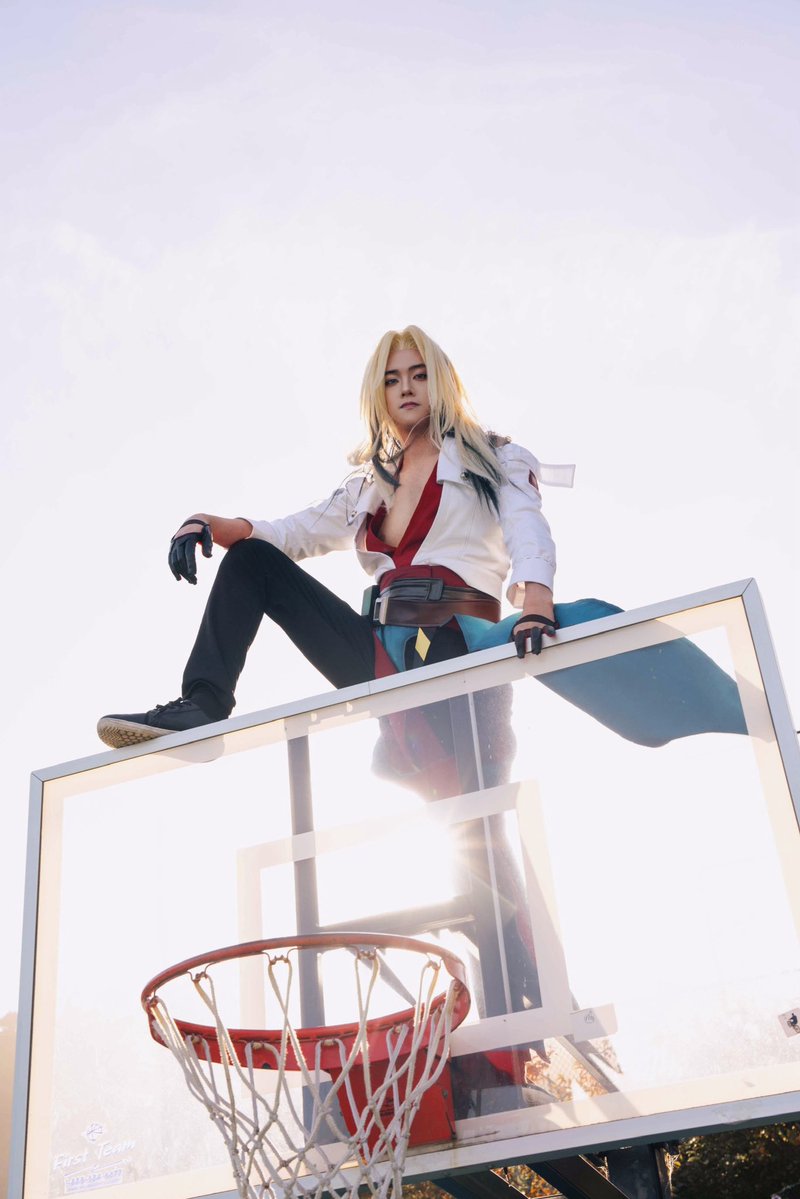 FutariCosplay's tweet photo. HEARTSTEEL &amp; TRUE DAMAGE in the big 2026??! 
This means NA is gonna make Worlds Finals right? 🥳

📸: @photos.by.yilun 
#heartsteel #yone #leagueoflegends #leagueoflegendscosplay @riotgamesmusic @LeagueOfLegends https://t.co/7KGGFvS1cl