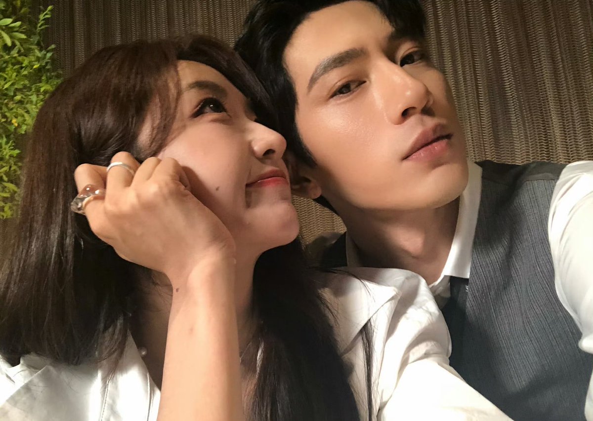 mitto227's tweet photo. 이두개의사진너믜조아서
하루에한다섯번정도씩보거있음
롼녠타오루크 하트 나 .... https://t.co/wcrIEZCyMQ