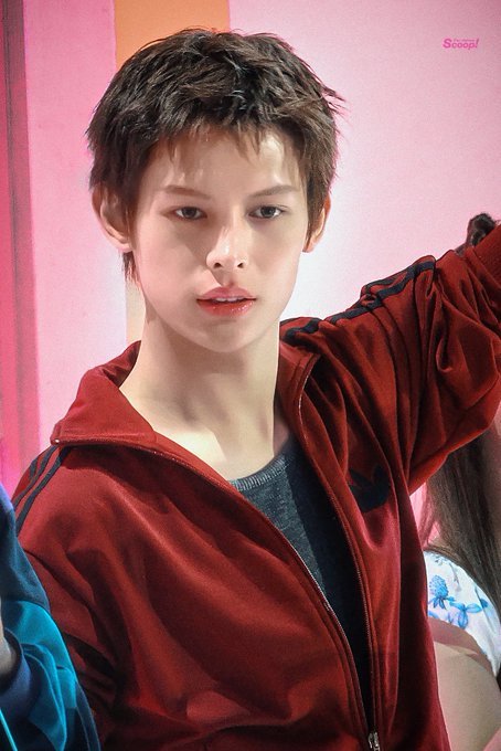 yufanio's tweet photo. prettiest in red https://t.co/J7PqtIxkqv