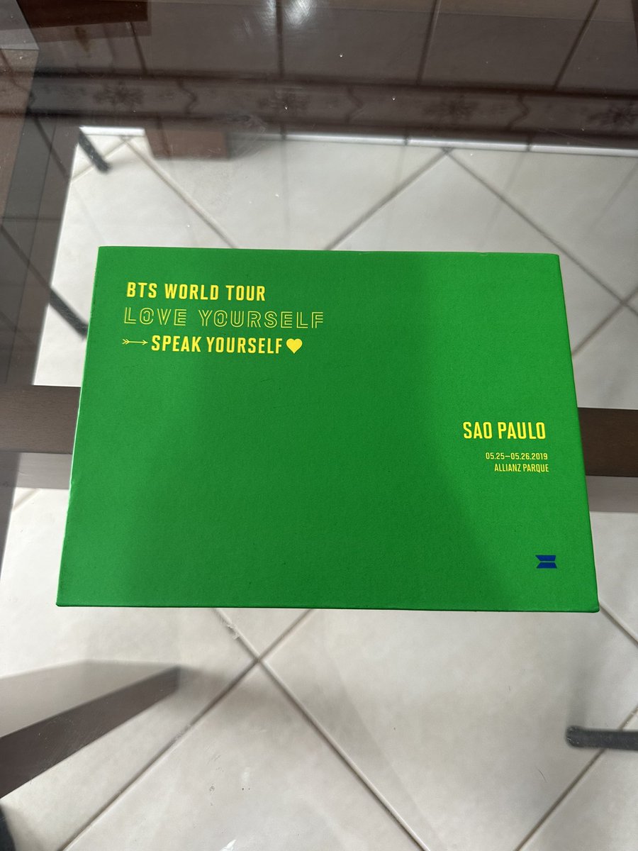 dudissf4's tweet photo. [VENDA] 

Álbum BTS world tour São Paulo original completo

$300,00 (valor negociável) 
Estou vendendo pq não sou mais army e não faz mais sentido ter eles guardados https://t.co/va6dYUa68V