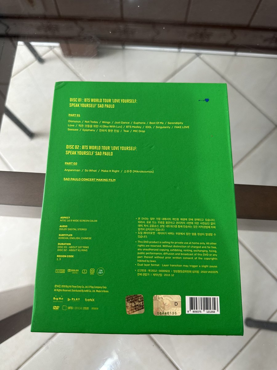 dudissf4's tweet photo. [VENDA] 

Álbum BTS world tour São Paulo original completo

$300,00 (valor negociável) 
Estou vendendo pq não sou mais army e não faz mais sentido ter eles guardados https://t.co/va6dYUa68V