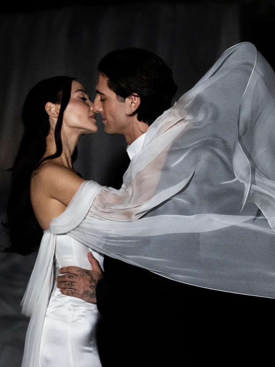 loverainat's tweet photo. the hottest married couple alive https://t.co/g46uH7SFiQ