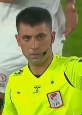 SaracogluSports's tweet photo. Türk futbolunun şerefini bu hakemler kurtaracak https://t.co/VBOkfjuwV0
