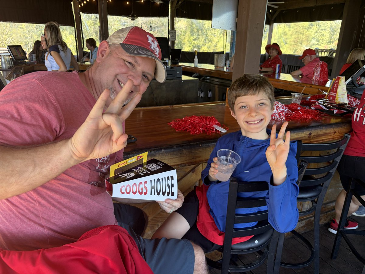 houstonalumni's tweet photo. We had an incredible time at Coogs on the Road: Statesboro, bringing the Cougar community together in Georgia before cheering on the Coogs! 🏈🐾 It was another reminder that no matter where we go, Cougar spirit travels with us. 🚗
#UHAlumni #CoogsontheRoad #Statesboro #GoCoogs https://t.co/sWA0PUZRV5