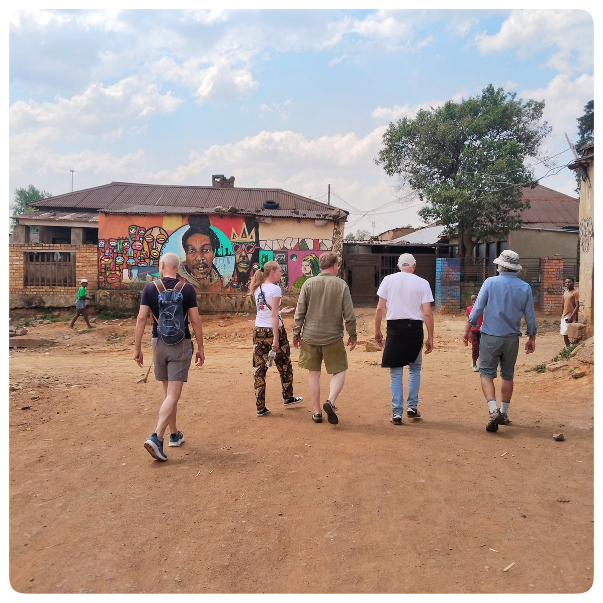 MicroAdventure5's tweet photo. S O W E T O - H A L F  D A Y - T O U R 🇿🇦🇺🇸🇳🇱🇩🇪

Such an INCREDIBLE &amp; INSPIRATIONAL day we had on Monday touring Kliptown, Soweto. Spending loads of time with kids 🧑🏽‍🦱in the streets of Kliptown.

Very ENRICHING for everyone it was!❤️💚💛🩵

Live Life Without Limits! Be Adventurous https://t.co/oQQtYl8lDd