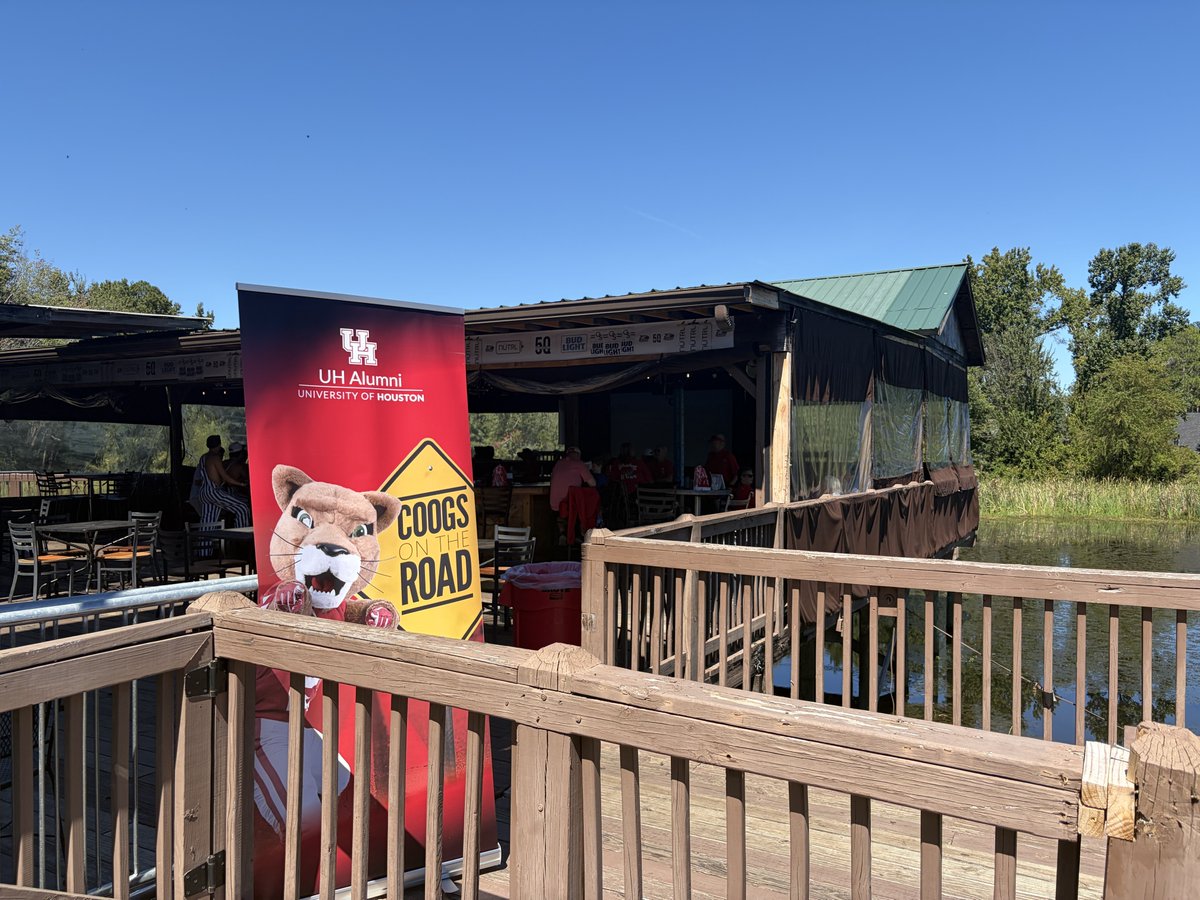houstonalumni's tweet photo. We had an incredible time at Coogs on the Road: Statesboro, bringing the Cougar community together in Georgia before cheering on the Coogs! 🏈🐾 It was another reminder that no matter where we go, Cougar spirit travels with us. 🚗
#UHAlumni #CoogsontheRoad #Statesboro #GoCoogs https://t.co/sWA0PUZRV5