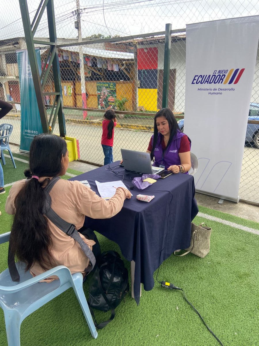 GoberManabi's tweet photo. Con el objetivo de acercar los servicios públicos a la comunidad, la Tenencia Política de la parroquia El Anegado coordinó con éxito una Brigada Social en territorio. 1/2 https://t.co/T8ERKNai06