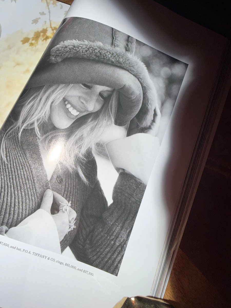 kylieminogue's tweet photo. Just having a lil @vogueaustralia read …. 🥹💓🤪 https://t.co/KTJsHiZrMH