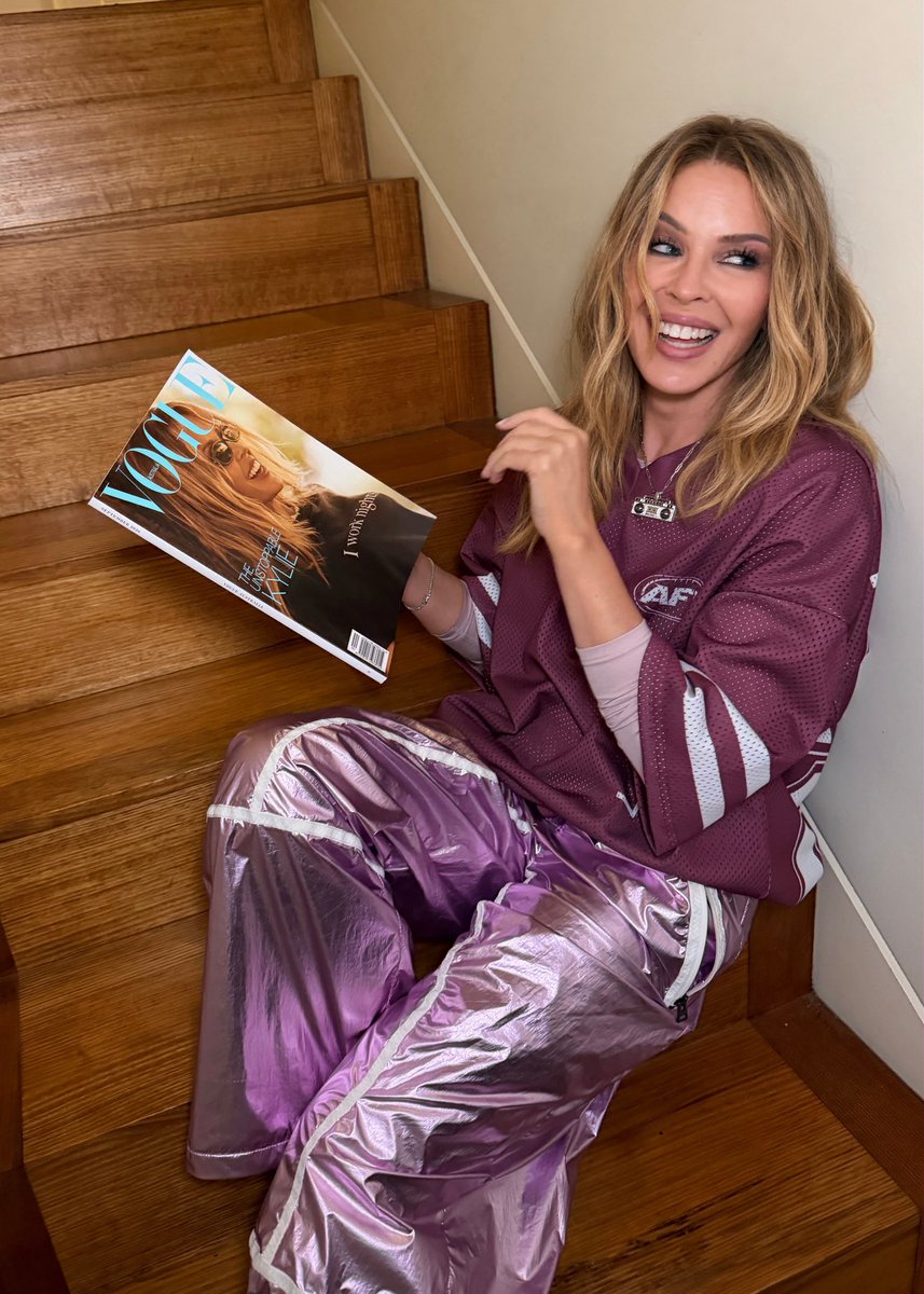 kylieminogue's tweet photo. Just having a lil @vogueaustralia read …. 🥹💓🤪 https://t.co/KTJsHiZrMH