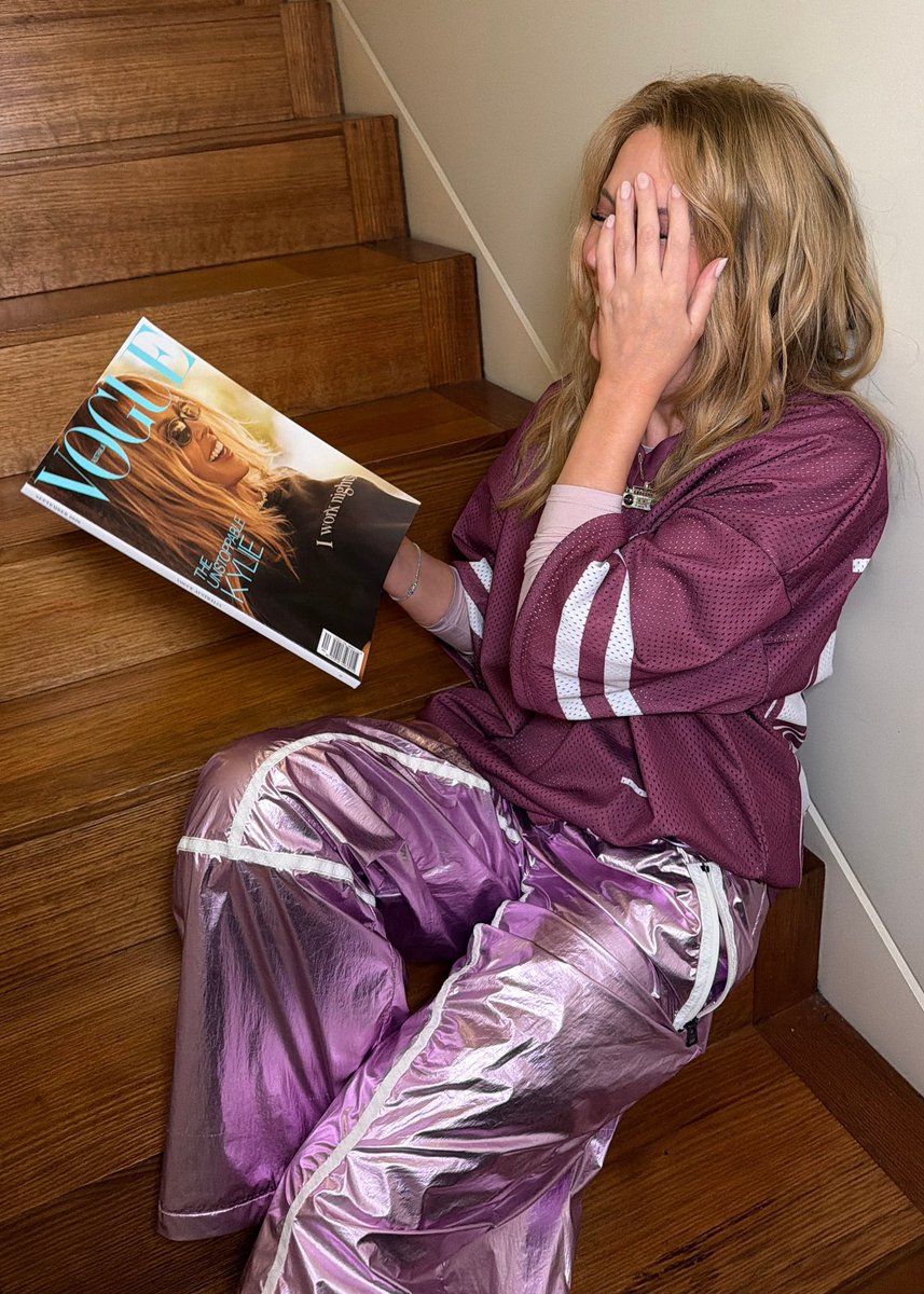 kylieminogue's tweet photo. Just having a lil @vogueaustralia read …. 🥹💓🤪 https://t.co/KTJsHiZrMH