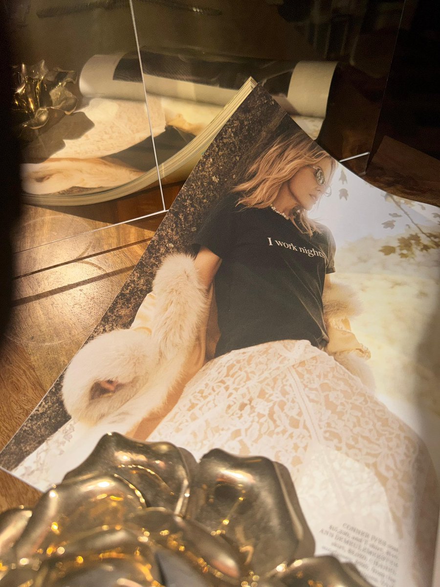 kylieminogue's tweet photo. Just having a lil @vogueaustralia read …. 🥹💓🤪 https://t.co/KTJsHiZrMH