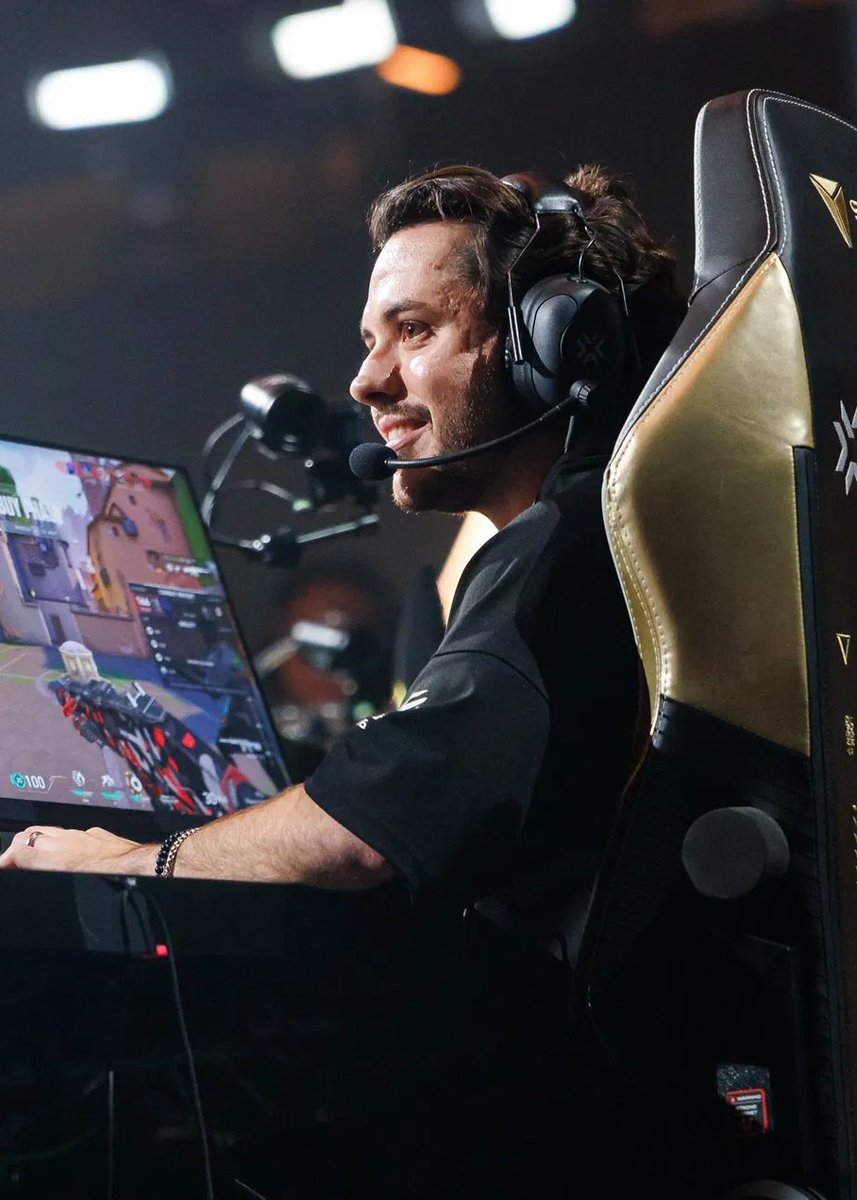 PolymarketVAL's tweet photo. 🎙️ FNS 🇨🇦 on Ethan 🇺🇸: 

"Ethan is the BEST player to have ever played in this region overall. 

Without a doubt, for me. Not Yay 🇺🇸, not TenZ 🇨🇦, not aspas 🇧🇷. If you want a real answer, it's Ethan.

His mechanics are also so underrated. His peaks, his jiggle peaks, when to fight, when not to fight... There's not one thing Ethan does badly in this game.

He's a player where no matter what the round is, what event you're in, how important the game is, the stress never... he never gets nervous. 

He only gets better with the pressure."

[FNS Stream, Sep 29]