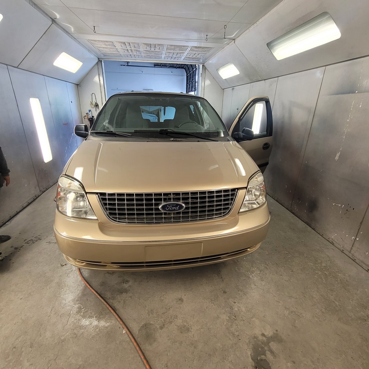 RefinishWay's tweet photo. From Wrecked to Restored!
What looks like a total loss to you is just another opportunity for us to shine.
Every repair is performed with precision and care with your family's safety in mind. 
#NarrowWayCollision  #QueenAnneAutoBody #AutoBody #CollisionRepair  #NWBedliners https://t.co/TDBjvVbliW
