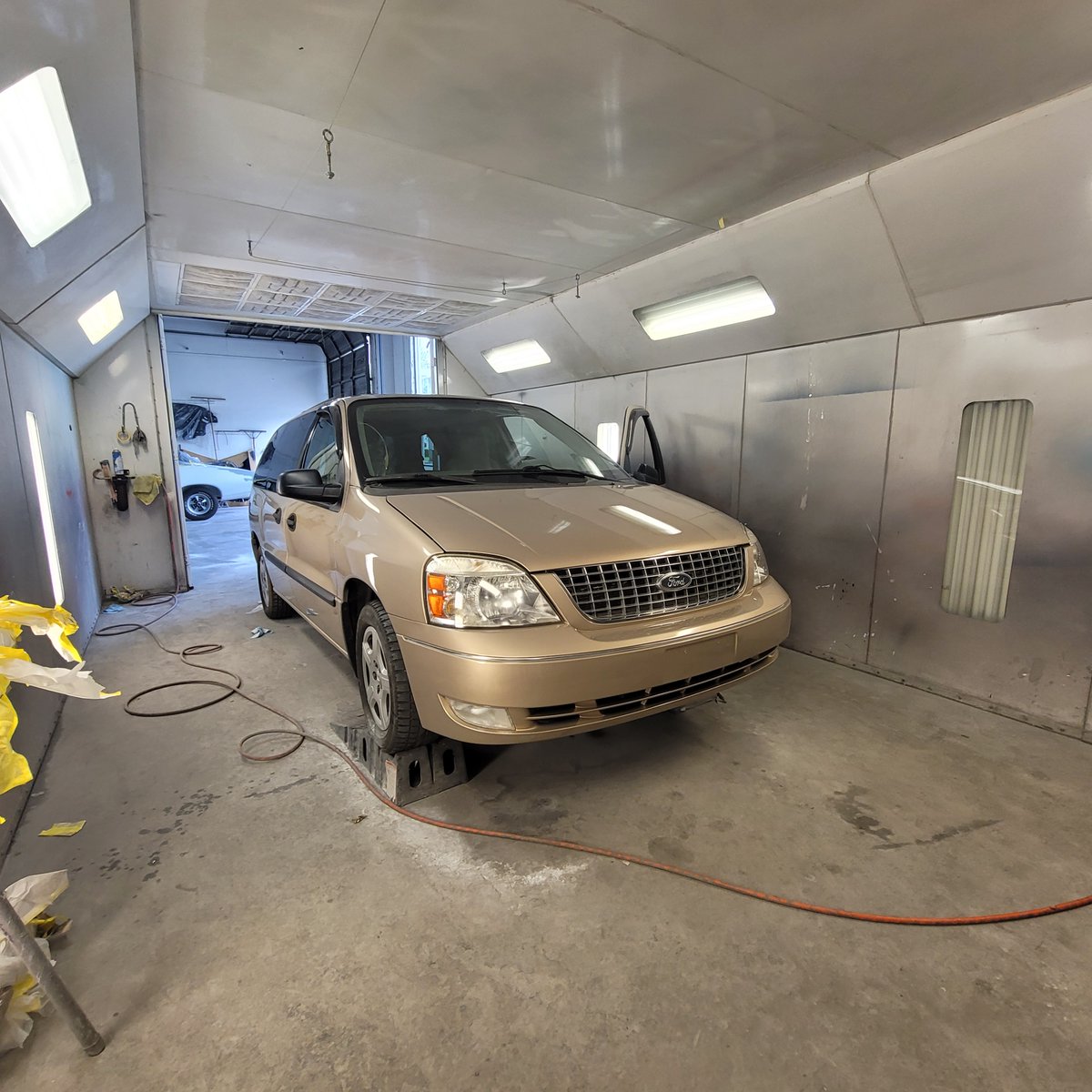 RefinishWay's tweet photo. From Wrecked to Restored!
What looks like a total loss to you is just another opportunity for us to shine.
Every repair is performed with precision and care with your family's safety in mind. 
#NarrowWayCollision  #QueenAnneAutoBody #AutoBody #CollisionRepair  #NWBedliners https://t.co/TDBjvVbliW