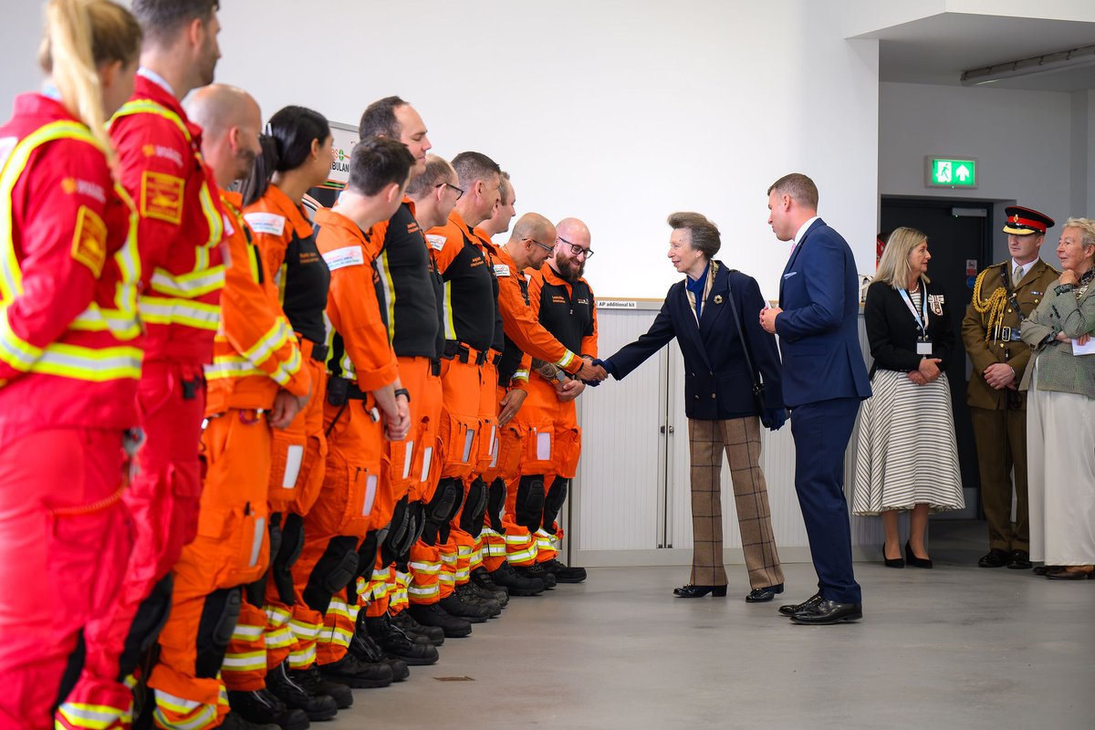 Magpas_Charity's tweet photo. It was an honour to welcome our royal patron, HRH The Princess Royal, to the Magpas Air Ambulance Headquarters this morning, who has previously commended our service and dedicated medical team for being a lifeline for communities across the region. https://t.co/ymDqpkhEcj