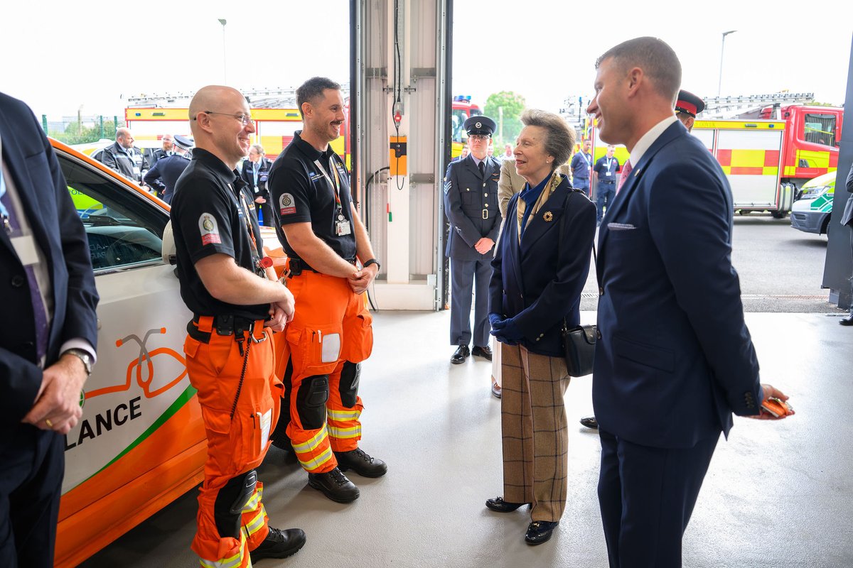 Magpas_Charity's tweet photo. It was an honour to welcome our royal patron, HRH The Princess Royal, to the Magpas Air Ambulance Headquarters this morning, who has previously commended our service and dedicated medical team for being a lifeline for communities across the region. https://t.co/ymDqpkhEcj