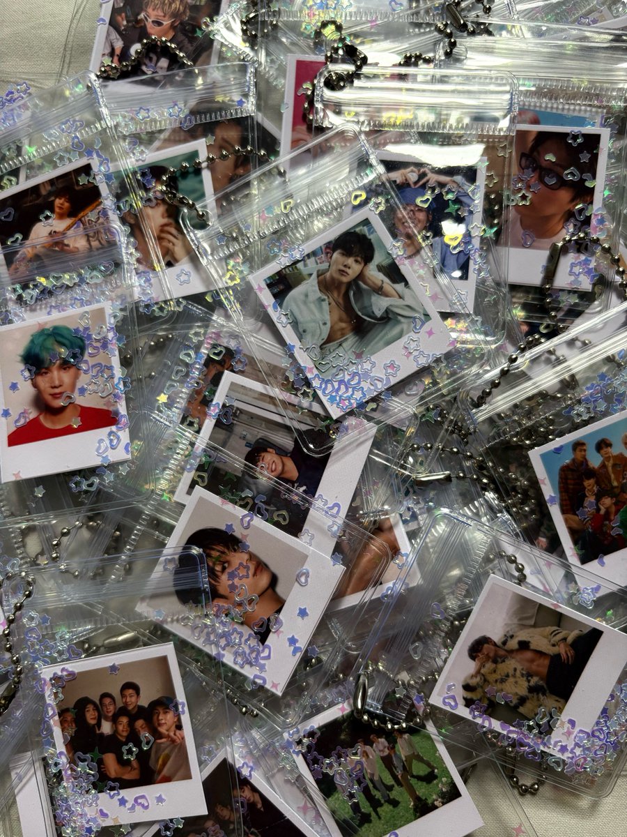 kookvpallet's tweet photo. freebies do dia 28, 30 e 31 feitos 

ansiosa pra distribuir pra vcs 🙏🏻💕 https://t.co/V5HOQMANTA