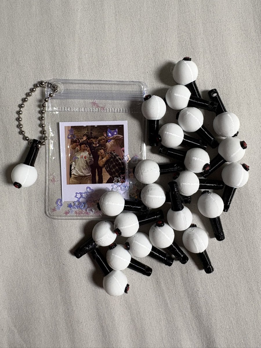 kookvpallet's tweet photo. freebies do dia 28, 30 e 31 feitos 

ansiosa pra distribuir pra vcs 🙏🏻💕 https://t.co/V5HOQMANTA