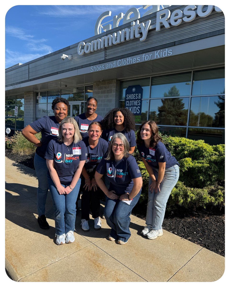 SC4K's tweet photo. We’ve been busy at SC4K! 💙 Autumn &amp; Shavonne connected with future volunteers at @cwru's Fall Community Service Day last week, while @_W_A_G_ &amp; NPR Group helped prepare our space for renovations and Teacher Shop shopping. Want to help? Volunteer with us! 👟📚 https://t.co/zCCqjyvpSH