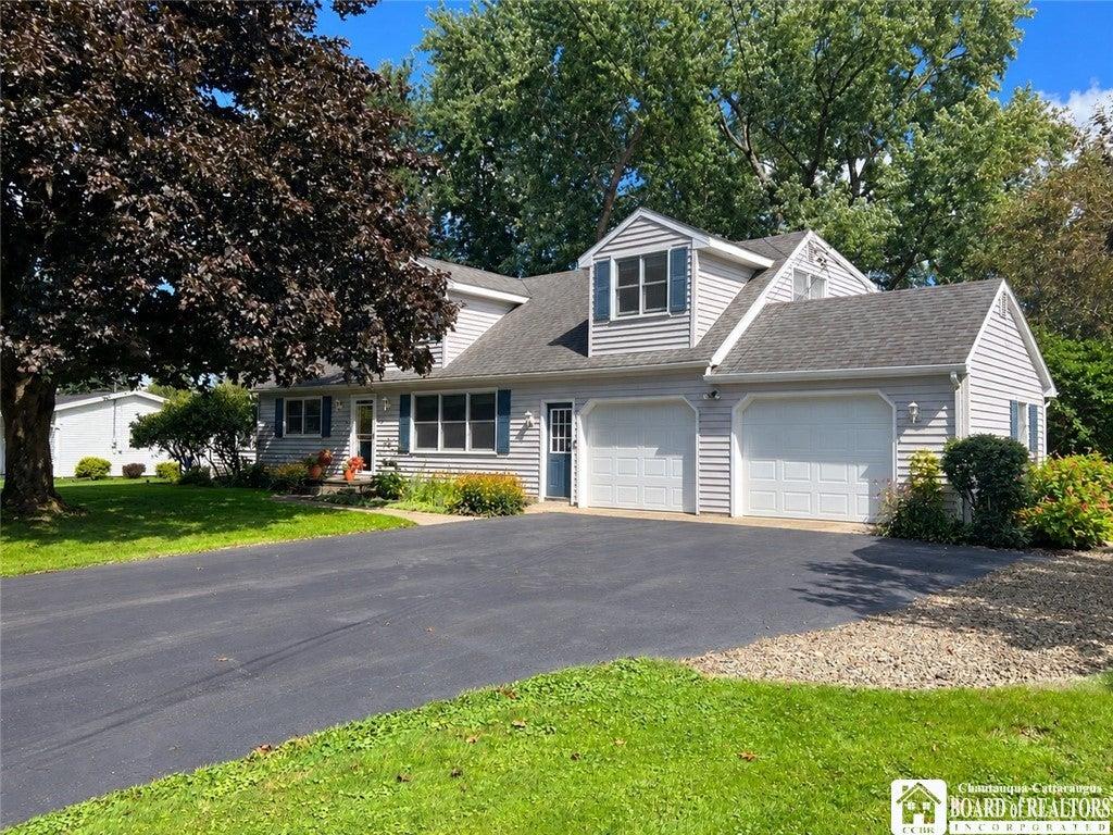BenedettoTony's tweet photo. Who do you know that might be interested in this home? https://t.co/jtDslPWHW7