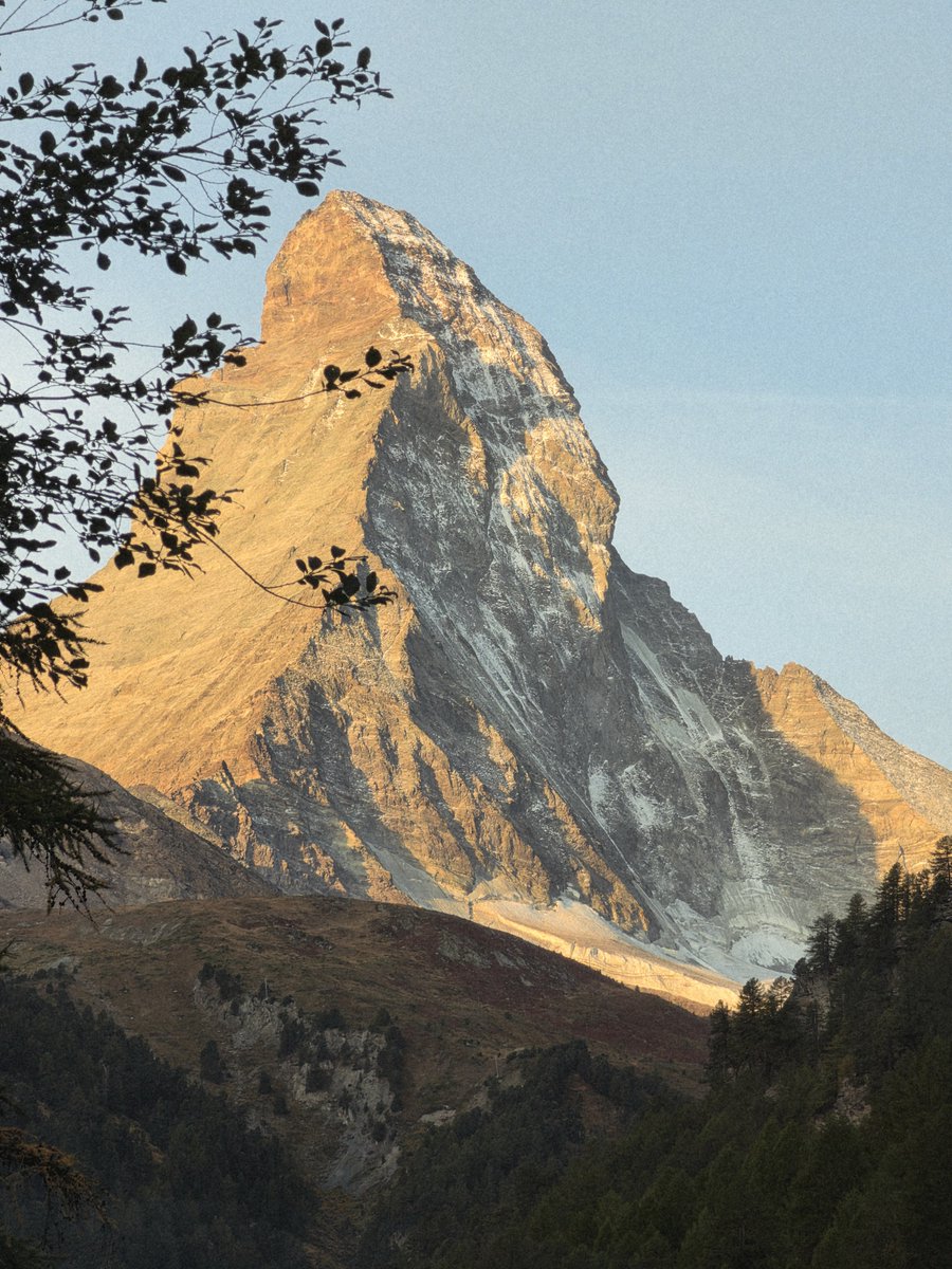 ErDarfSo's tweet photo. @Agrippa79 @peakaustria @RenateKuenast Do au.. Heute 29. 9.2026  von Zermatt aufgenommen https://t.co/Brij0xMt5U