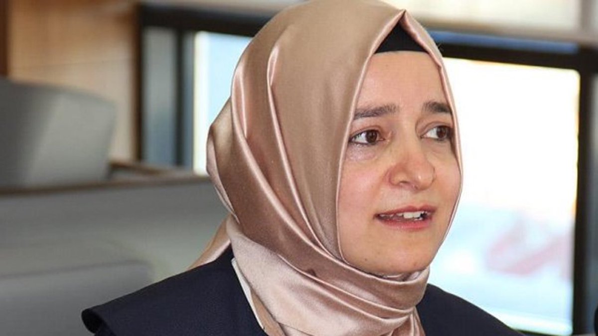 neoldu's tweet photo. #SONDAKİKA

Fon soruşturmasında Fatma Betül Sayan Kaya ve İlyas Kaya'nın tüm mal varlıklarının dondurulması istendi. https://t.co/hnQhwUJAW3