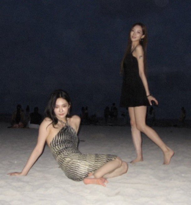 ndtbyg's tweet photo. ningselle kept their promise to go to miami - a dopamine mate beach date at miami beach 🥺

#ningselle #giselle #ningning #paham #ytta #thinking #promise https://t.co/29NPf2HDLi