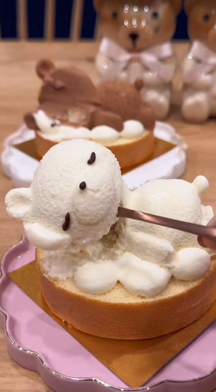 daily_dolce's tweet photo. Teddy bear mousse cakes 🤎 https://t.co/hJC3zD85Fm