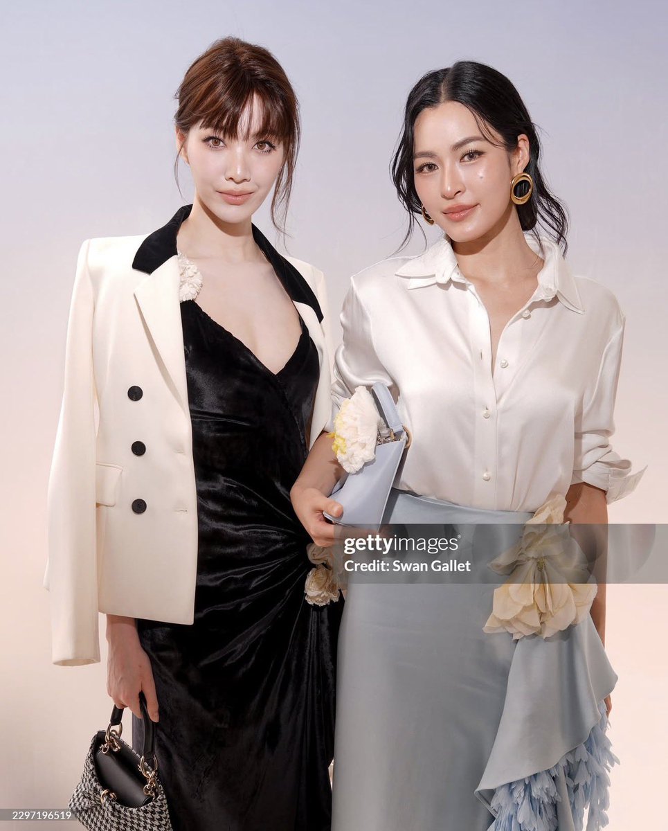 kaijeaw__19's tweet photo. getty images  ผู้หญิงสวยที่สุดในโลก :📸🤍

LINGORM BA DIOR AT PFW #DiorSummer27xLingOrm 
@linglingsirilak @ormmormm @Dior https://t.co/1dNVYpLeyw