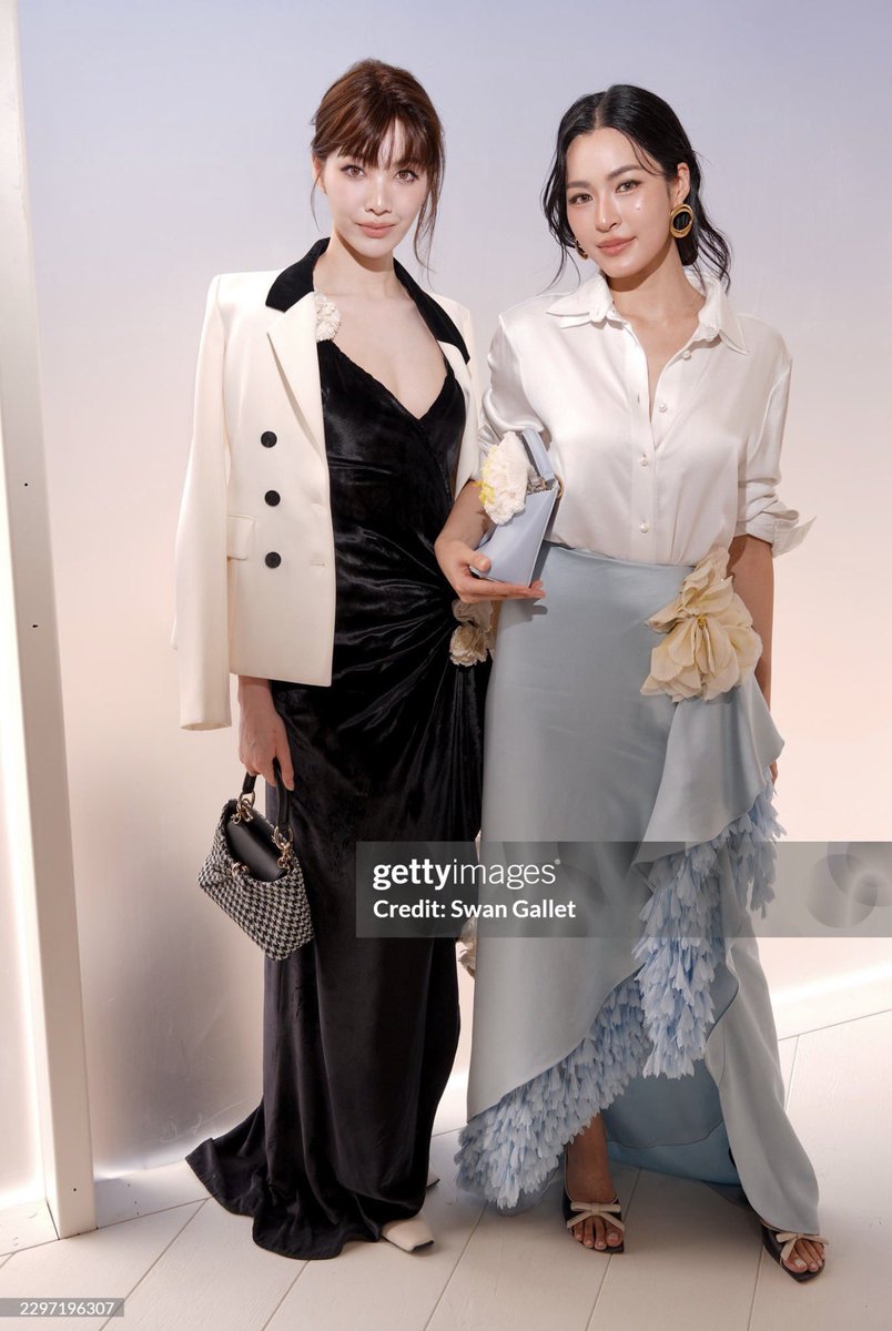 kaijeaw__19's tweet photo. getty images  ผู้หญิงสวยที่สุดในโลก :📸🤍

LINGORM BA DIOR AT PFW #DiorSummer27xLingOrm 
@linglingsirilak @ormmormm @Dior https://t.co/1dNVYpLeyw