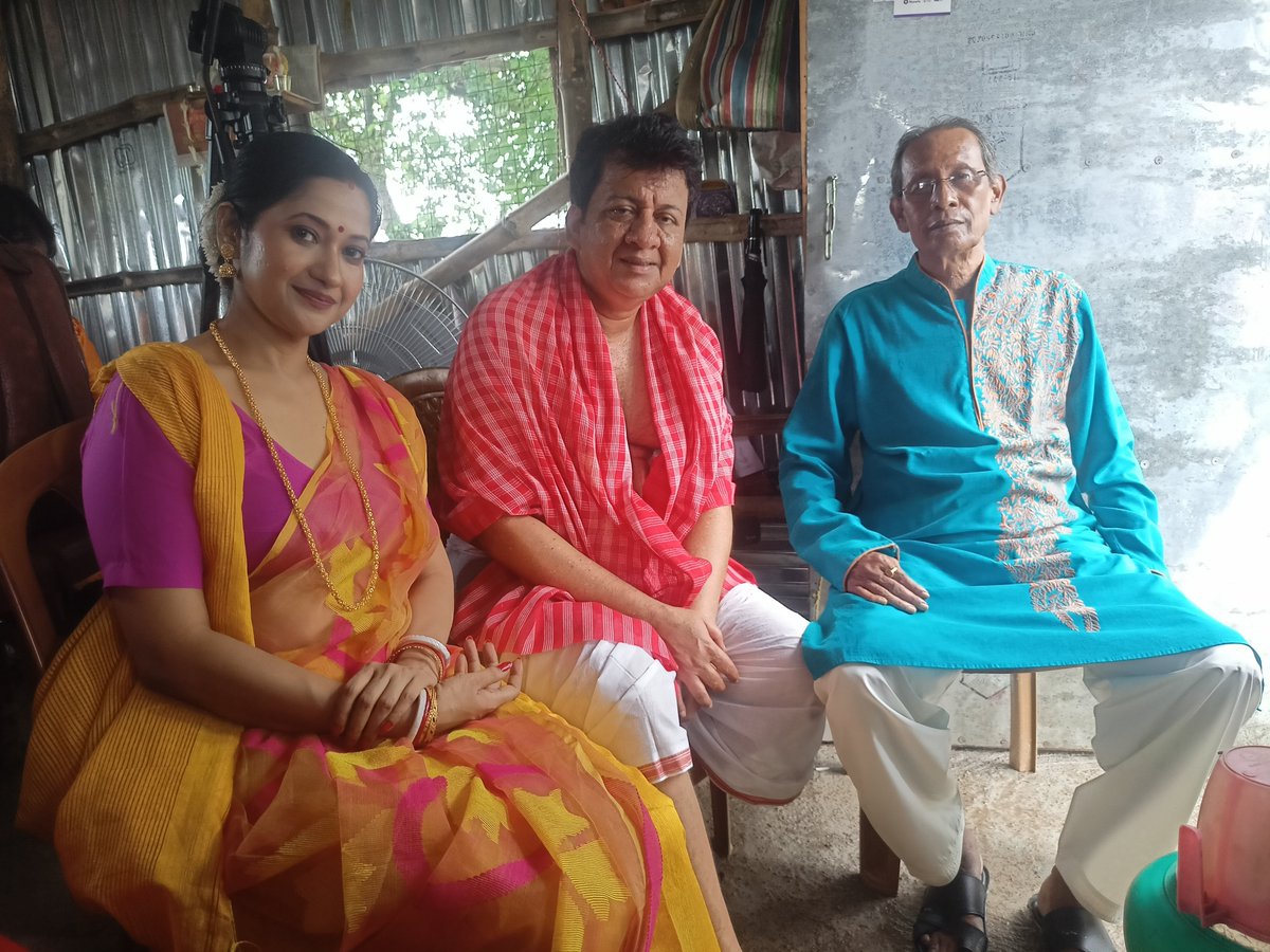 manojitbappa's tweet photo. প্গৌতম দার গান
মনোজিৎ এর অসম্ভব ভালো.. গান লেখা ও মিউজিক ডিরেকশন। 
শ্রীমন্ত র ভীষণ ভালো ক্যামেরা..
এডিটর Abhijit Podder 
আর সর্বোপরি Anasuya Samanta র অভিনয় ও অসাধারণ ডিরেকশন। ❤️
https://t.co/giw2rzg4yG

 #bengalisong #musiclovers #musicvideo #gautamghosh #anasuyasamanta https://t.co/hrifNZgCEB