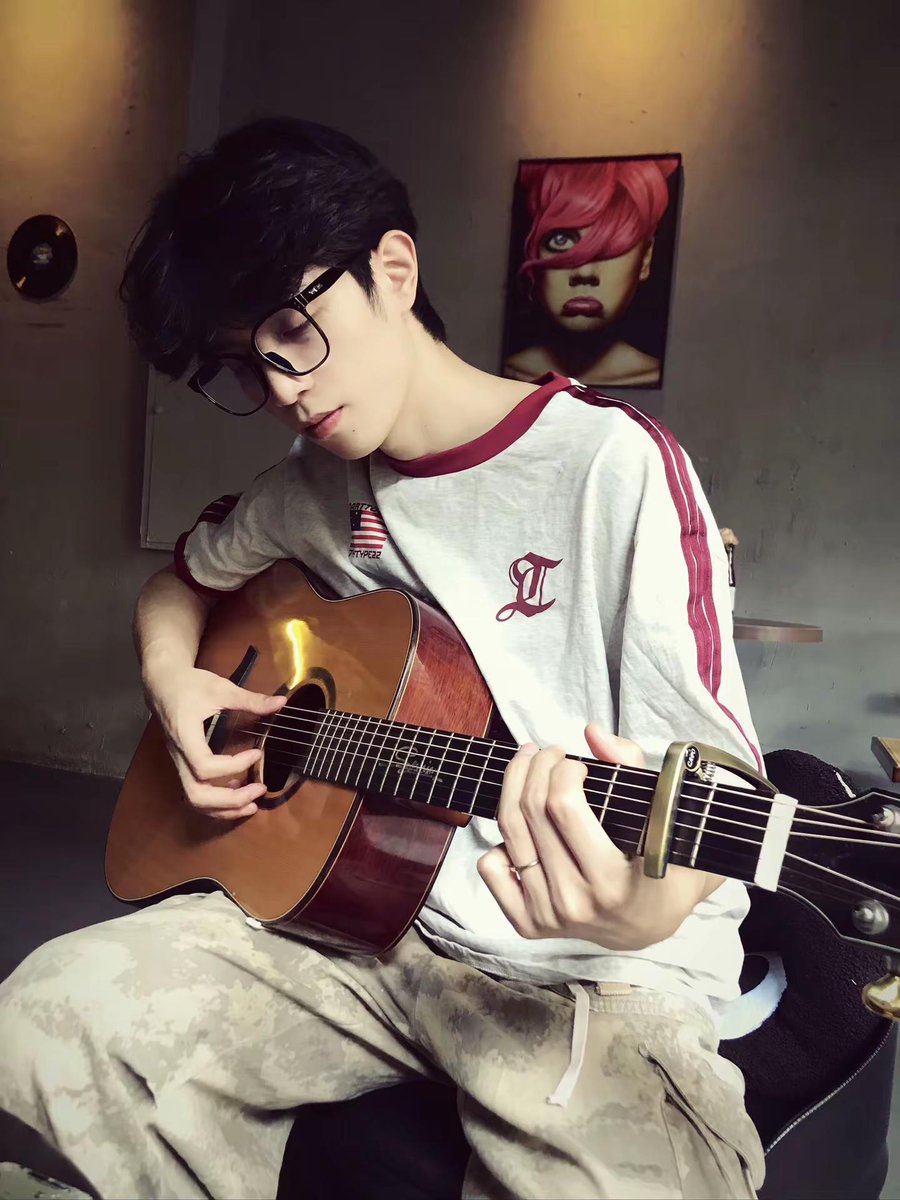 Cheryllzct's tweet photo. Sentir la música con cada nota que toca tu corazón, esa magia que solo los amantes de la melodía entienden.， https://t.co/MkRaZoCdJi