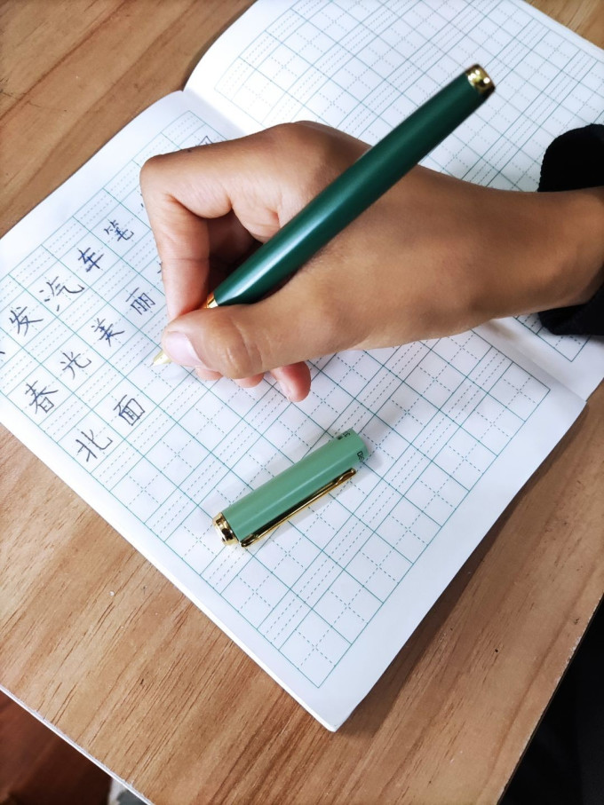 HeatherThunt's tweet photo. Quieres algo nuevo que hacer Prueba la caligrafía: es divertida, tranquila y crea cosas bonitas para decorar tu habitación. https://t.co/5h34H75jBz