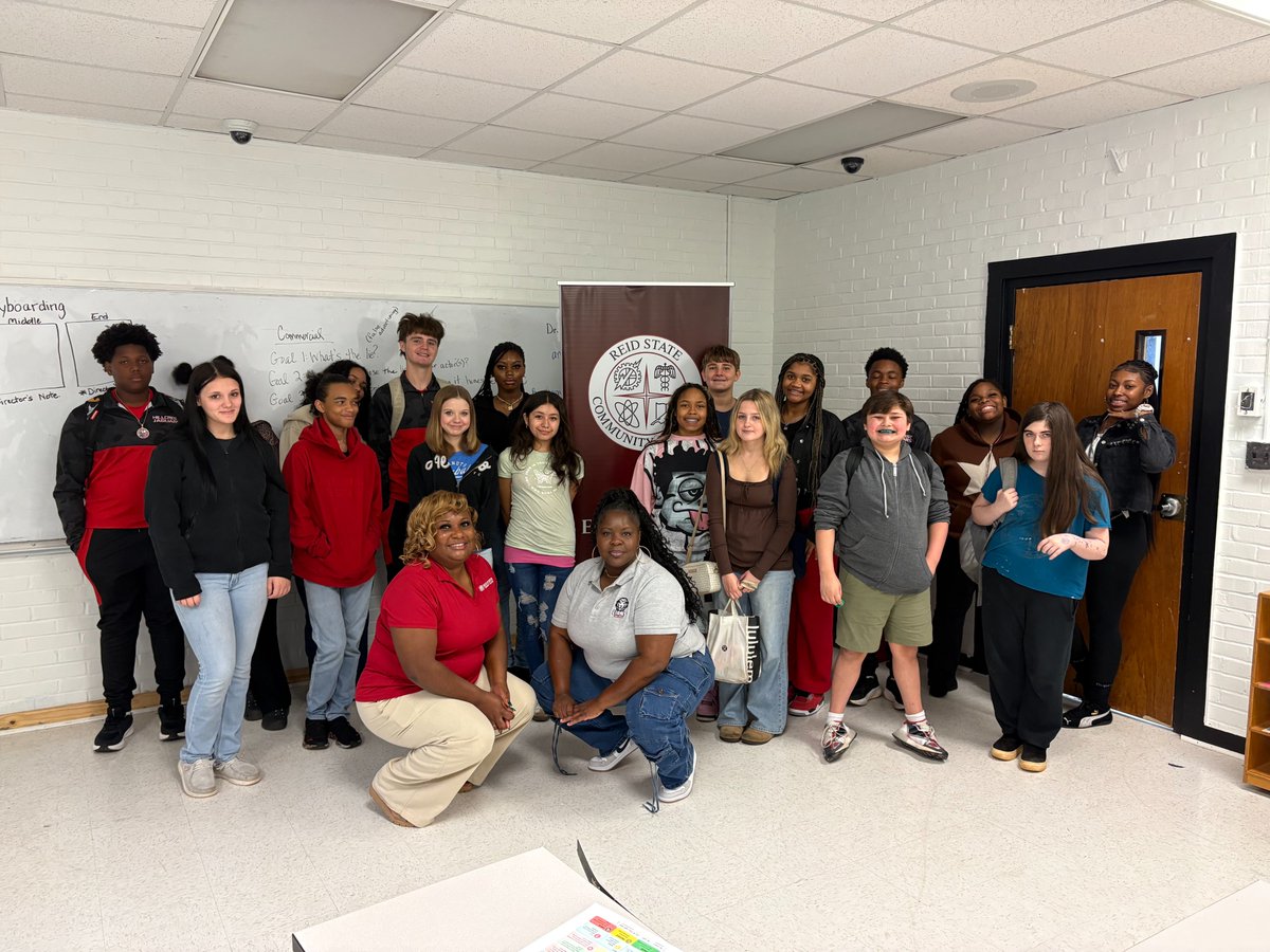 ReidStateCC's tweet photo. Reid State facilitators Jazzma Seay & Courtney Lowe visited @ConecuhCS S.T.E.A.M. Academy 8th & 9th graders on Sept. 25 for the ACCS AI Community Caravan, sharing insights on everyday AI & responsible practices!
Special thanks to Dr. Adair for hosting our team! #ReidState #ACCS https://t.co/tcquSDxzOL