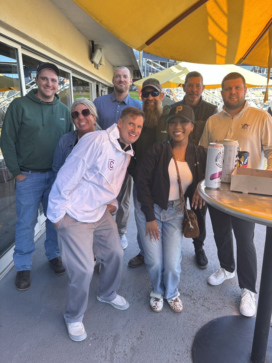 TriStateOffice's tweet photo. Last week, we treated some of our clients to a day in Pittsburgh, visiting our TSOI showroom and catching a Pirates game. ⚾️

Thank you for your continued trust and business. We’re so grateful for these relationships that go beyond the day-to-day work. Until next time! 🤝 #TSOF https://t.co/tF1Qot46QP